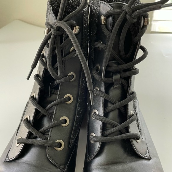 Daisy Fuentes Women's Black Combat Boots Size 11 - Picture 5 of 9